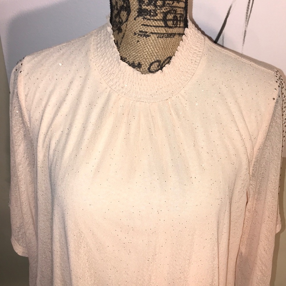 🆕Ember Blouse - Picture 2 of 10